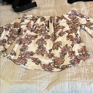 White House Black Market Floral Off-Shoulder Blouse